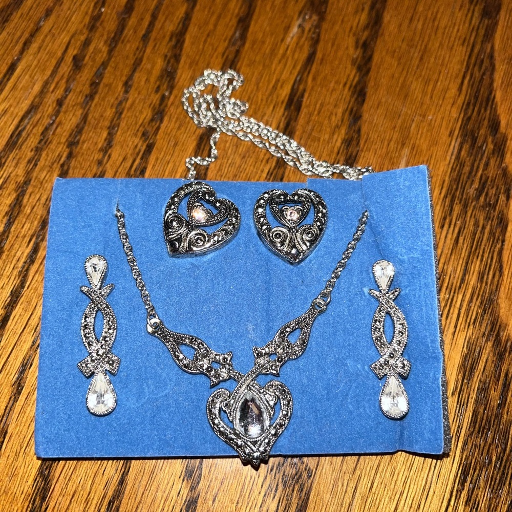 Early 90s silver tone heart earring and necklace set